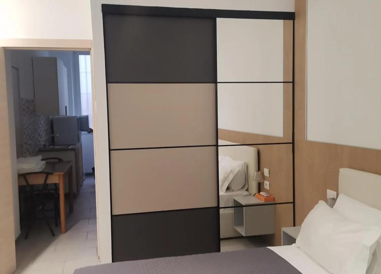 Milan Cenisio 3 Bed and Breakfast